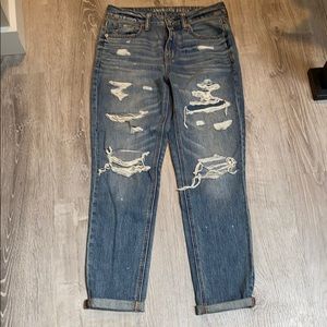 AE High Rise Tomgirl Distressed Jeans Size 4